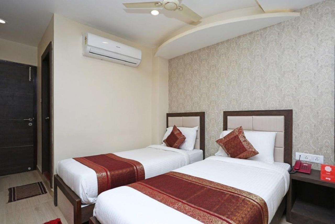 Hotel Aadesh Palace Varanasi Luaran gambar